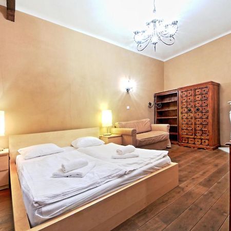 פראג Rose Antique Apartment מראה חיצוני תמונה